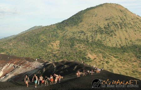 Сноуборд върху вулкан